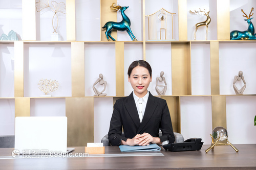 光影之間，溫暖留駐 前臺服務人員的攝影服務藝術